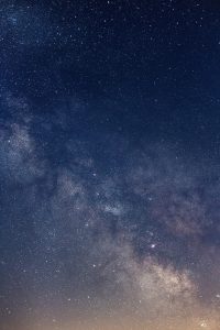 2025年日本动漫剧场版《星之子》画面，唯美星空背景下少女仰望宇宙，细腻手绘风格，免费在线观看中文字幕版